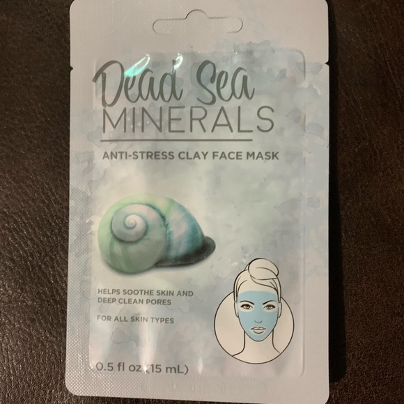 3  Brand New Face Masks - Picture 4 of 7